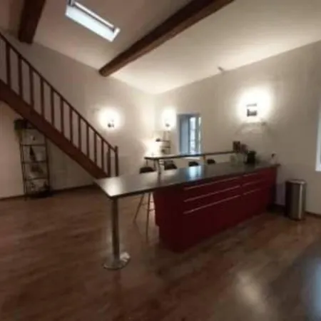 Le 68b Apartment *